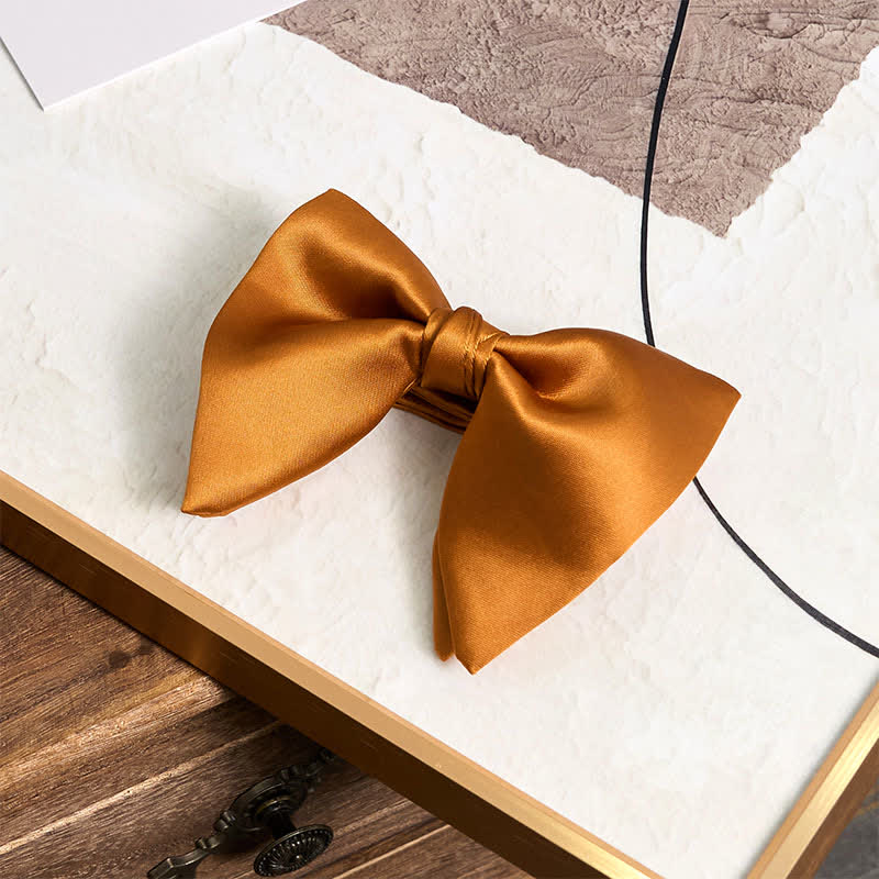 Einfarbiges, übergroßes Einstecktuch mit spitzer Fliege im britischen Stil für Herren