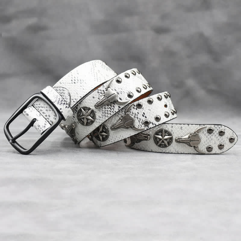 Silberner Stierkopf-Nietengürtel aus schwarzem Leder mit Schlangenhaut-Print
