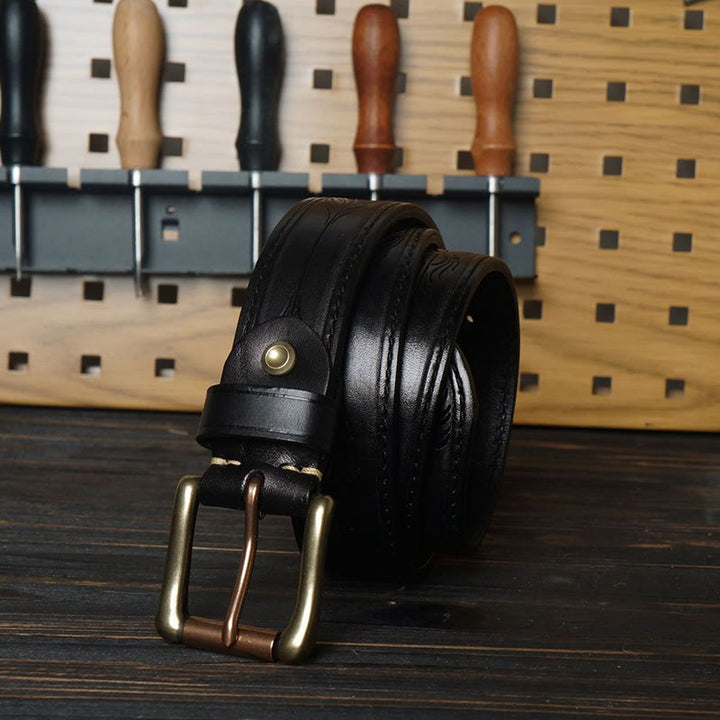 Western-Ledergürtel mit massiver Messingschnalle und geprägter Blume