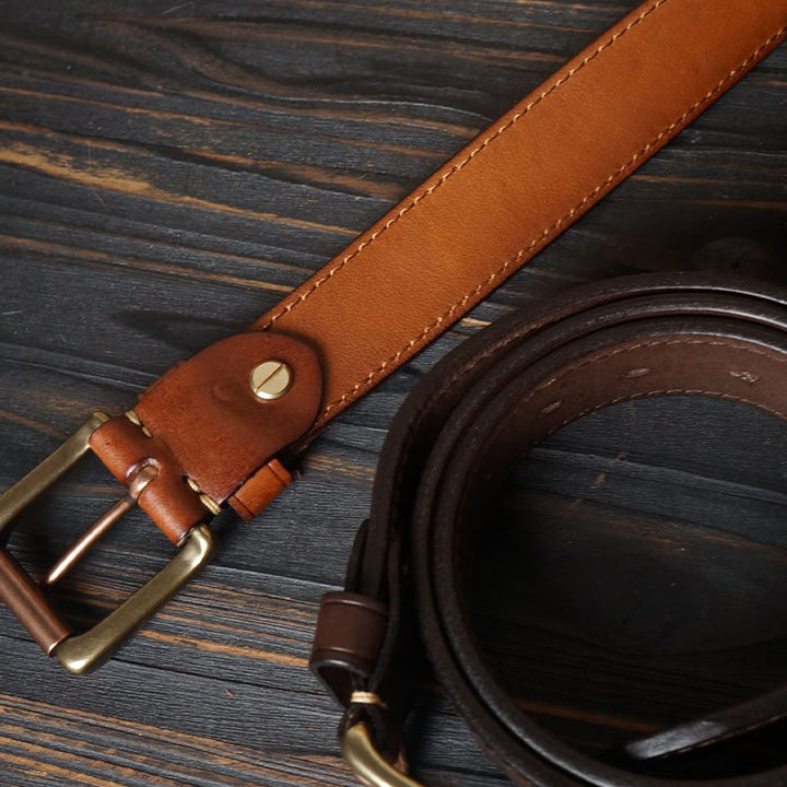 Western-Ledergürtel mit massiver Messingschnalle und geprägter Blume