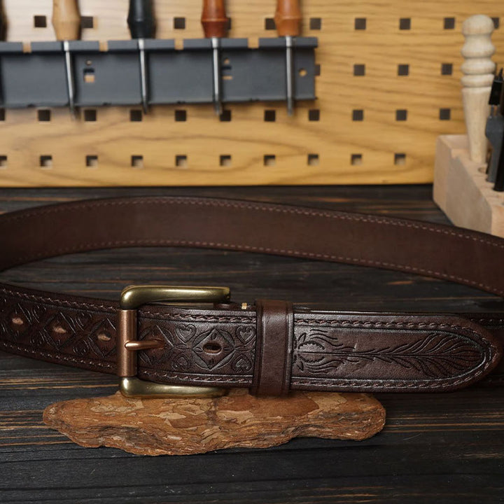 Western-Ledergürtel mit massiver Messingschnalle und geprägter Blume
