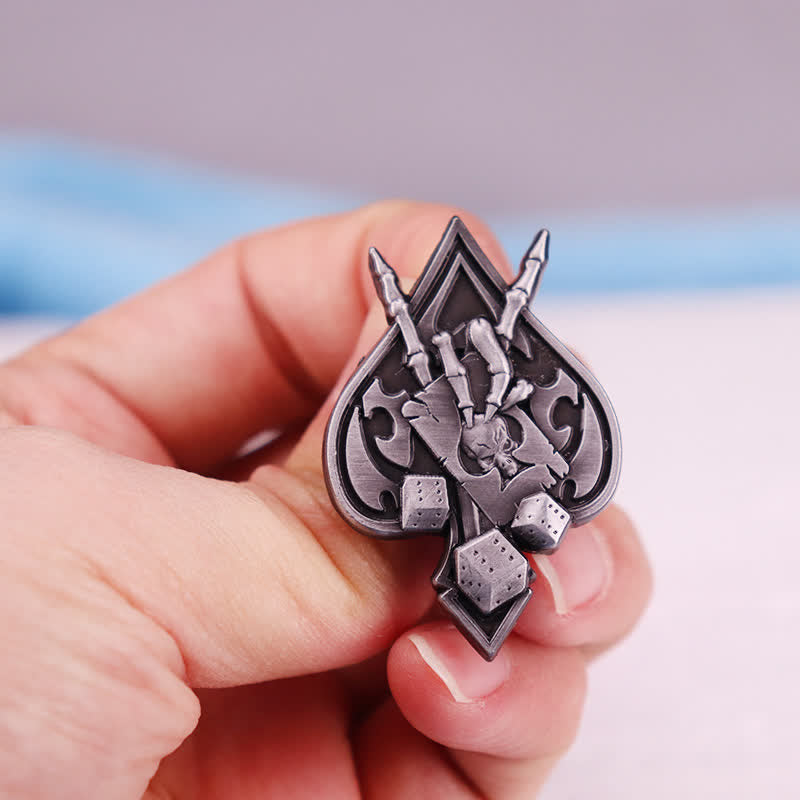 Ace Spades Totenkopf Skelett Teufel Hand Hörner Brosche