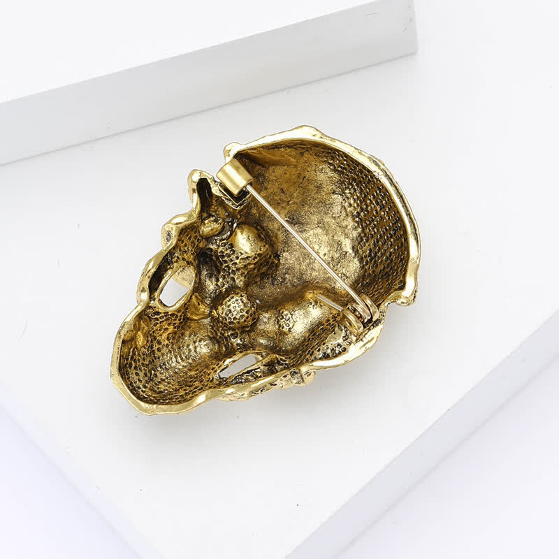 Piraten-Brosche im Gothic-Stil mit Totenkopf und umgebender Schlange