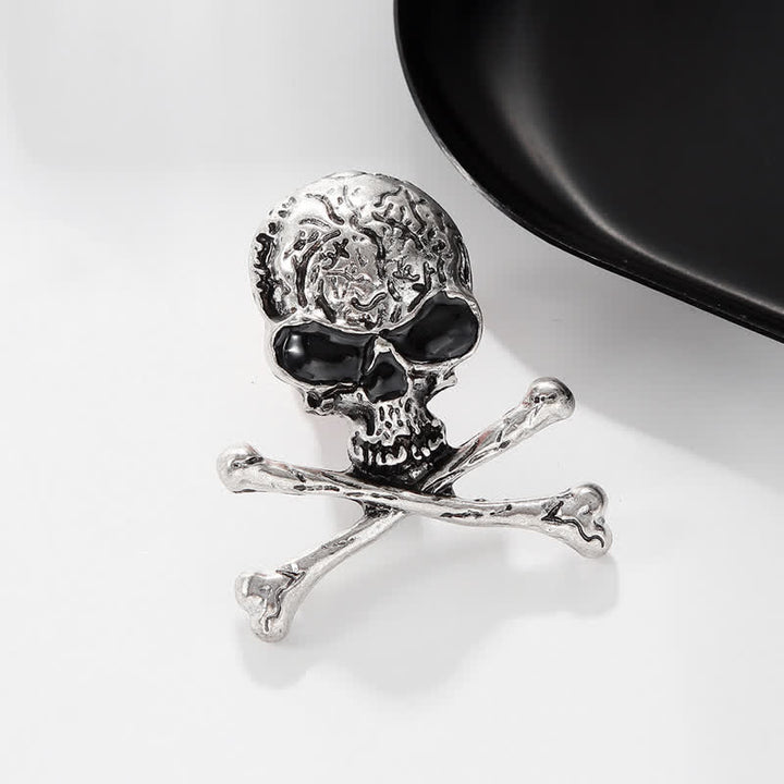 Dekorative Punk-Totenkopf-Piratenbrosche mit gekreuzten Knochen