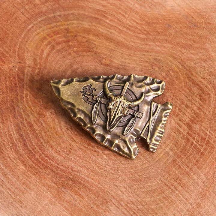 Bronzener Dreieck-DIY-Ledergürtel in Pfeilspitzenform mit Bullenschnalle