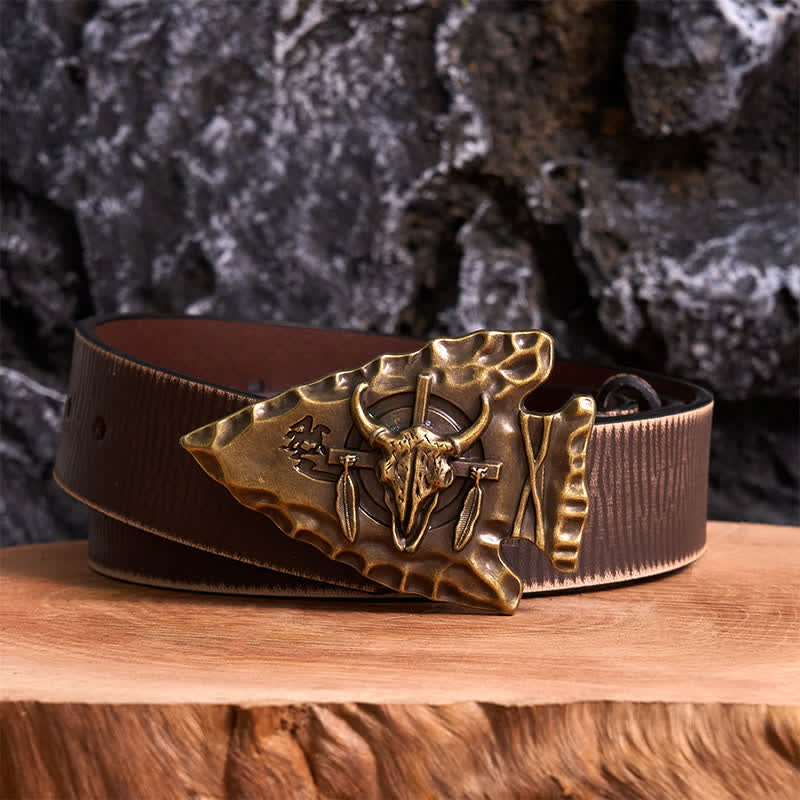 Bronzener Dreieck-DIY-Ledergürtel in Pfeilspitzenform mit Bullenschnalle