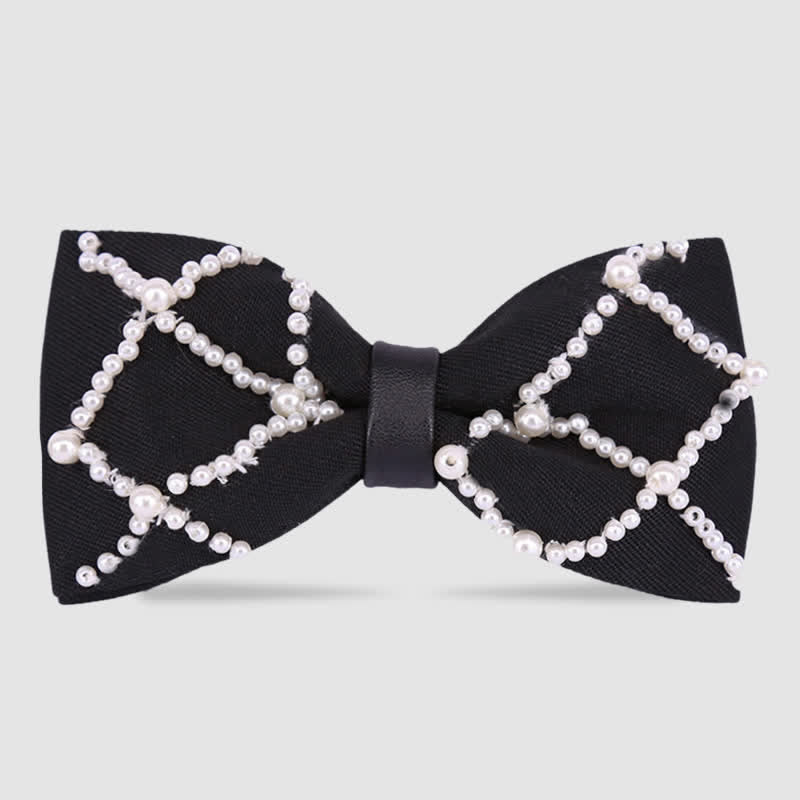 Elegante handbestickte Fliege mit schwarzen und weißen Perlen