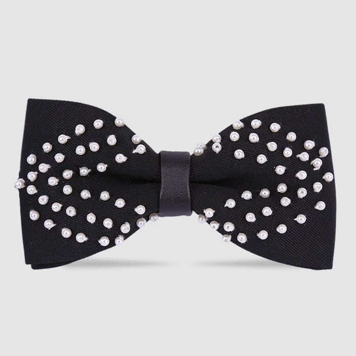 Elegante handbestickte Fliege mit schwarzen und weißen Perlen