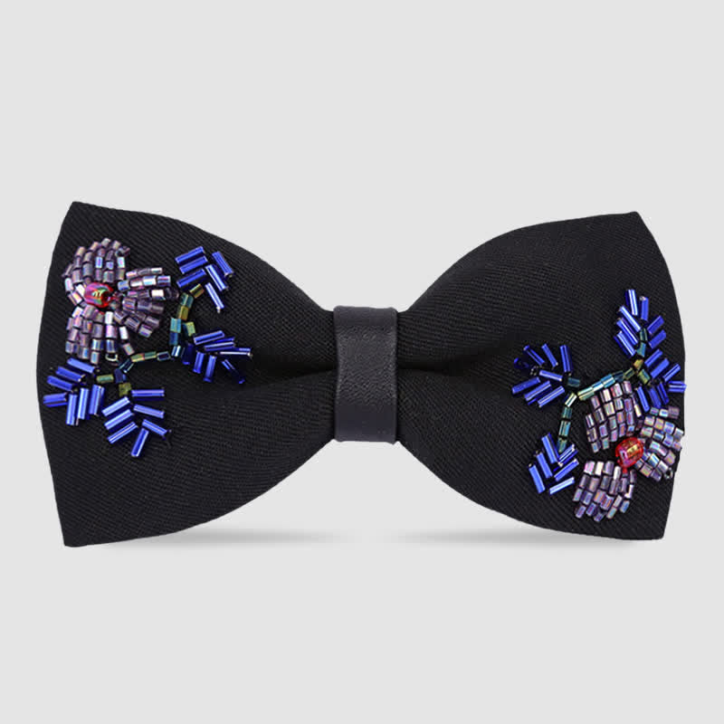 Schwarze Fliege mit Blumen-Perlenstickerei