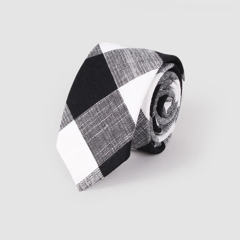 Schlichte, klassische Herrenkrawatte aus Baumwolle und Leinen mit Karomuster