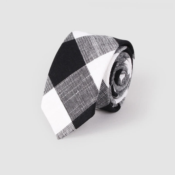 Schlichte, klassische Herrenkrawatte aus Baumwolle und Leinen mit Karomuster