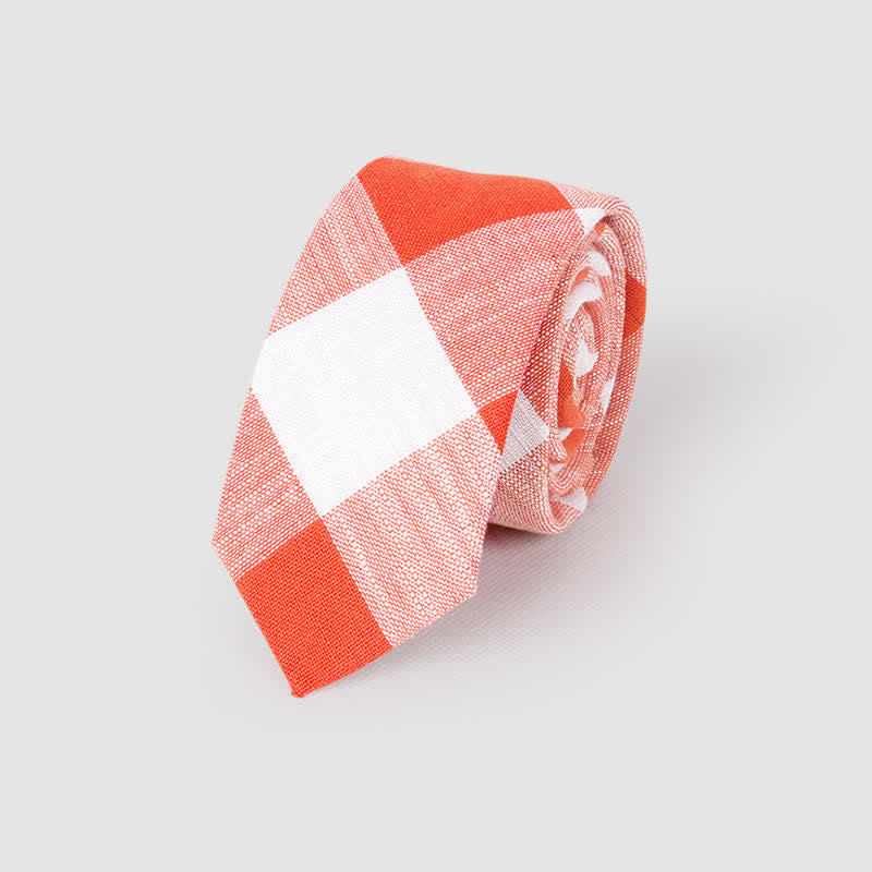 Schlichte, klassische Herrenkrawatte aus Baumwolle und Leinen mit Karomuster