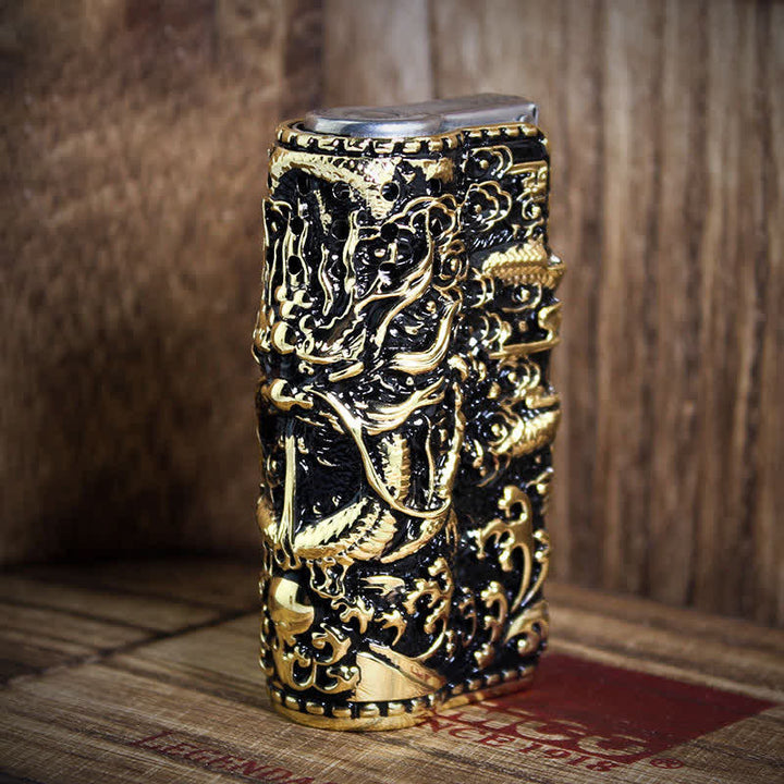 Nachfüllbares Kerosinfeuerzeug mit geprägtem Drachen und abnehmbarer Schale