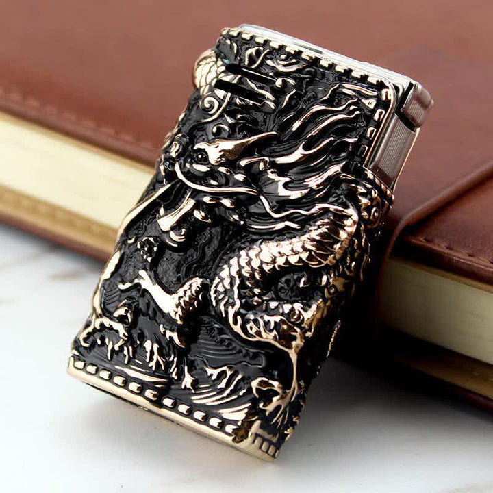 Nachfüllbares Kerosinfeuerzeug mit geprägtem Drachen und abnehmbarer Schale