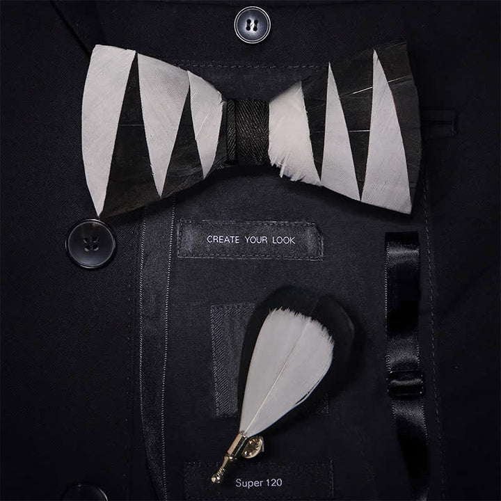 Weiße und schwarze Federfliege mit Anstecknadel