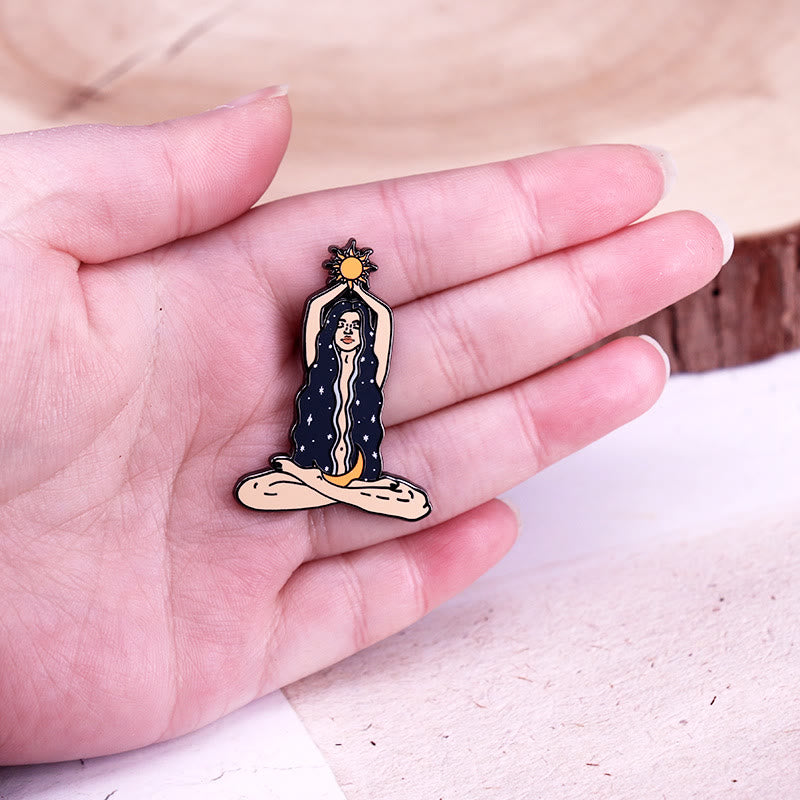 Emaille-Brosche „Die himmlische Göttin Sonne und Mond“ für Damen