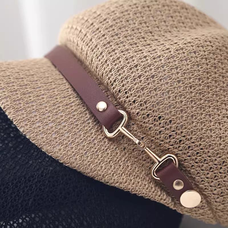 Damen Sommer Baskenmütze aus Stroh mit Lederbanddekor