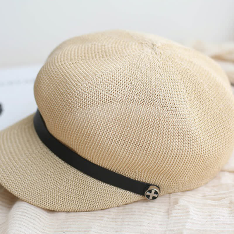 Eleganter achteckiger Baskenhut aus Stroh mit schwarzem Lederband für Damen