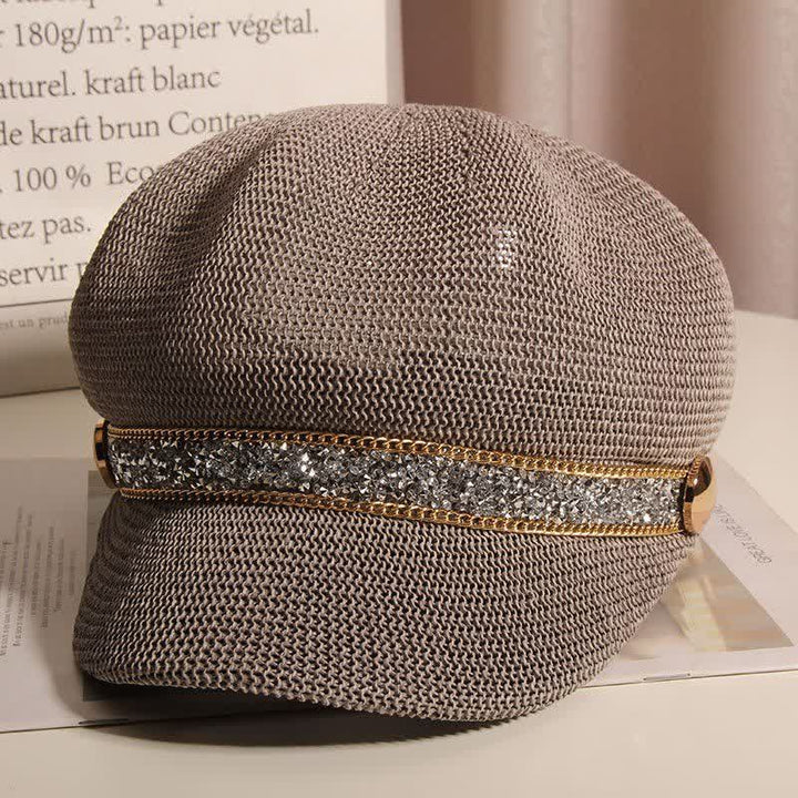 Schicke Baskenmütze aus Stroh mit goldener Kette und silbernem Strass für Damen