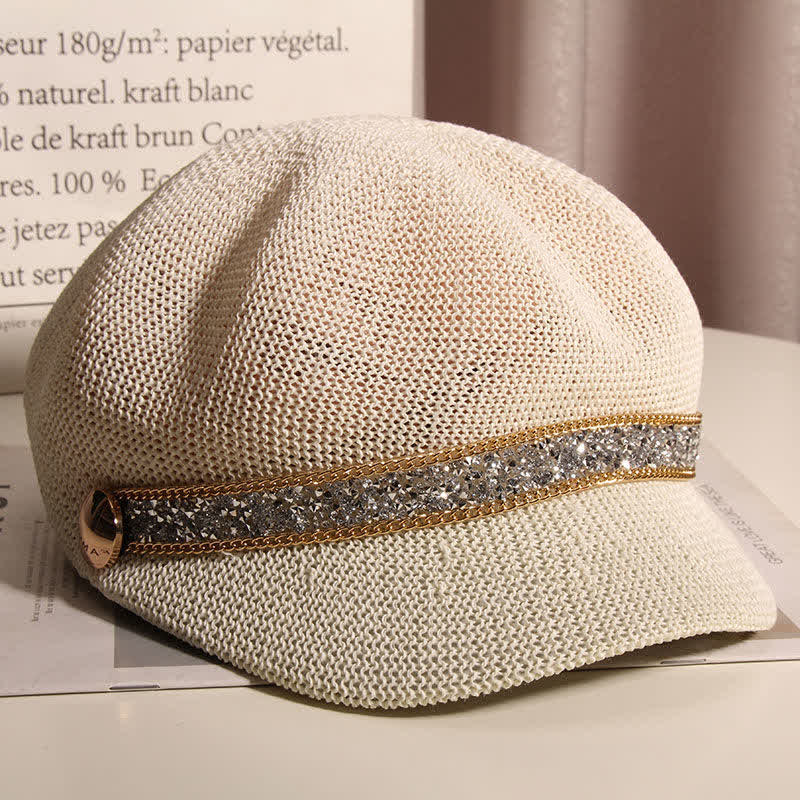 Schicke Baskenmütze aus Stroh mit goldener Kette und silbernem Strass für Damen