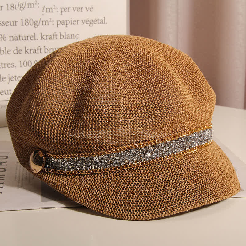Schicke Baskenmütze aus Stroh mit goldener Kette und silbernem Strass für Damen