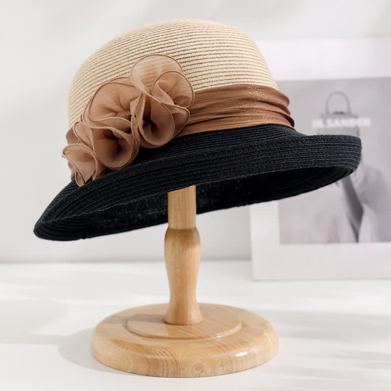 Wunderschöner Strohhut mit faltigem Blumenband für Damen