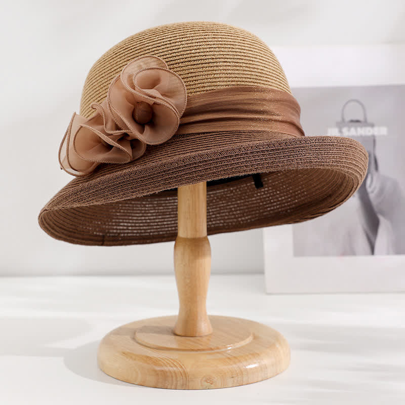 Wunderschöner Strohhut mit faltigem Blumenband für Damen