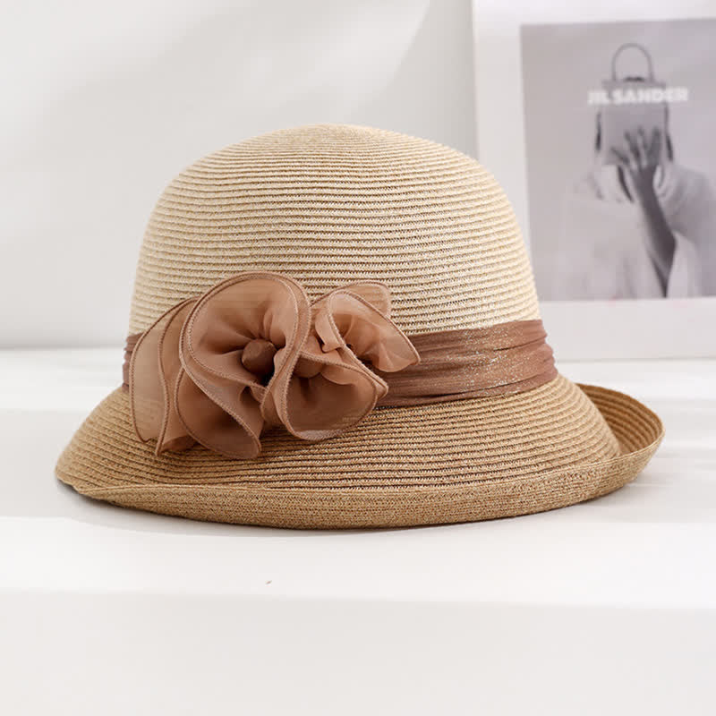 Wunderschöner Strohhut mit faltigem Blumenband für Damen