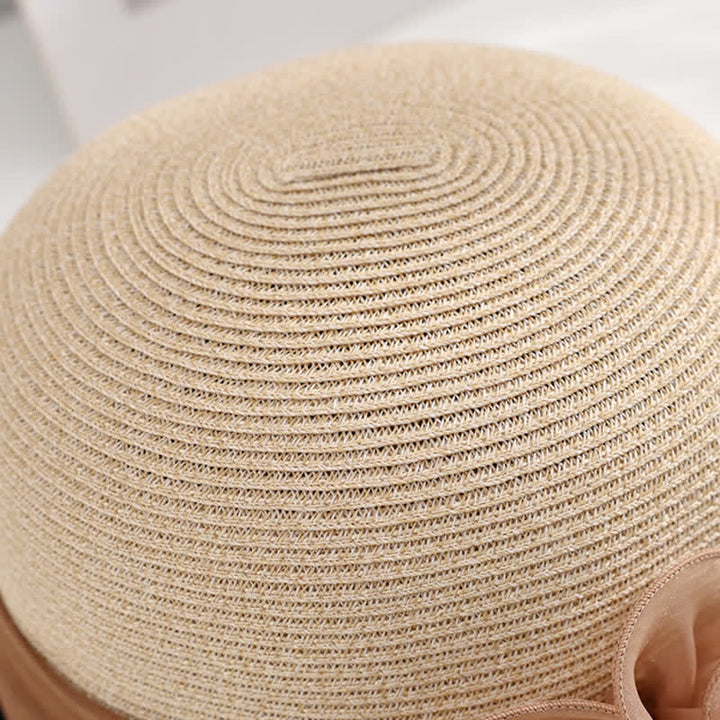 Wunderschöner Strohhut mit faltigem Blumenband für Damen