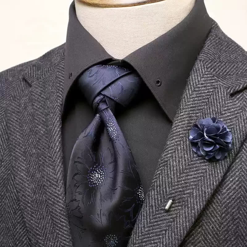 2-teiliges Herren-Krawatten-Corsagen-Set mit breitem Gänseblümchen-Blumenmuster in Marineblau