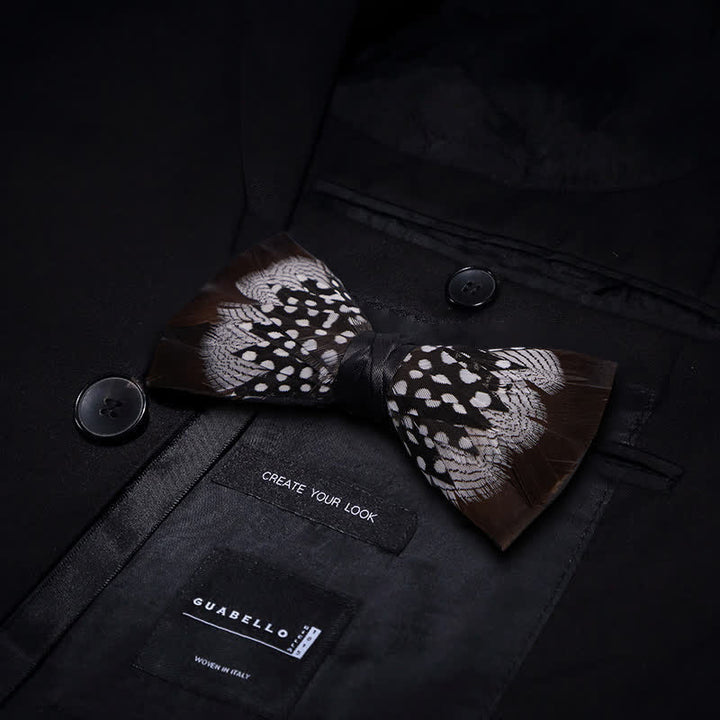 Schwarz & Weiß gepunktete Hahn Feder Fliege