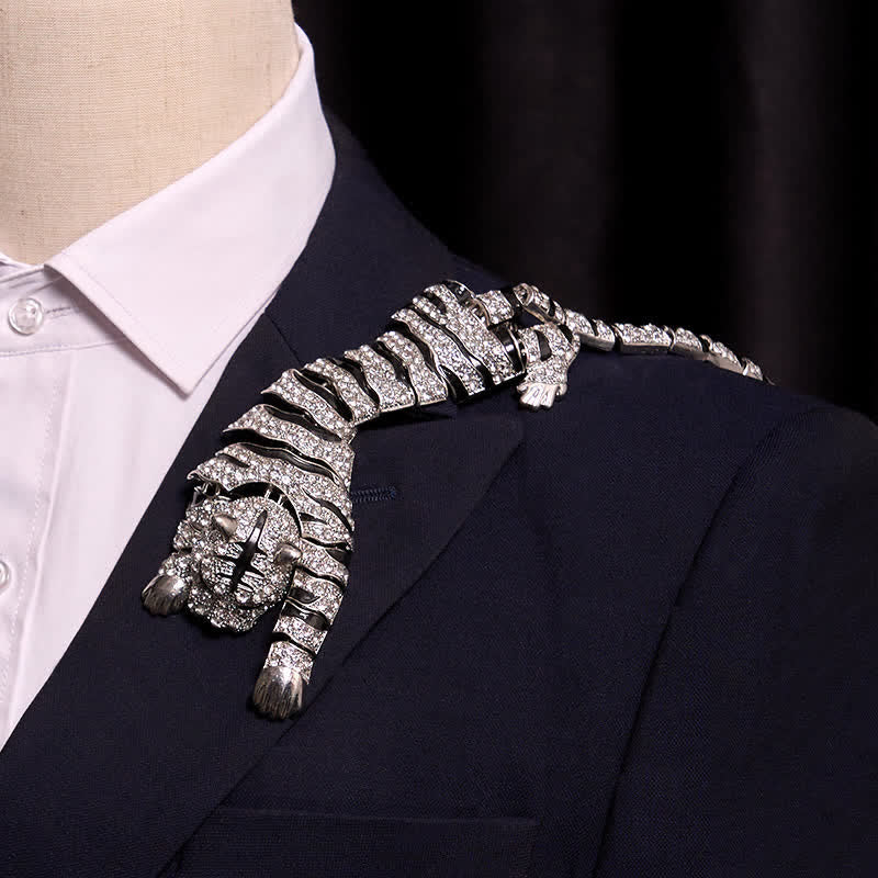 Majestic Tiger – Große, luxuriöse Brosche mit funkelnden Strasssteinen für Herren - Silber - image 0