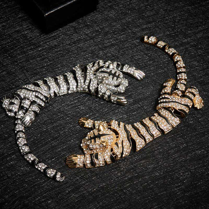 Majestic Tiger – Große, luxuriöse Brosche mit funkelnden Strasssteinen für Herren - image 8