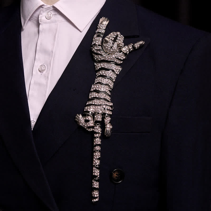 Majestic Tiger – Große, luxuriöse Brosche mit funkelnden Strasssteinen für Herren - image 2