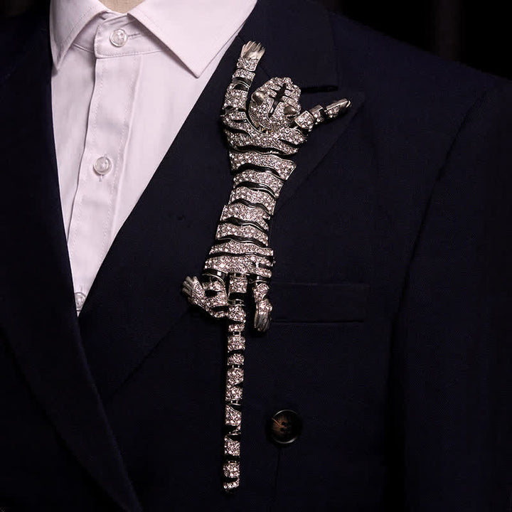 Majestic Tiger – Große, luxuriöse Brosche mit funkelnden Strasssteinen für Herren - image 2