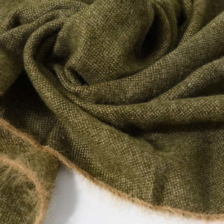 Retro & Chic – Einfarbiger Schal mit Pelzbesatz - image 10