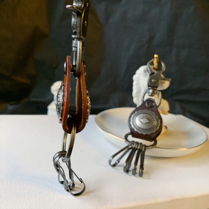 Vintage Silber Runder Leder Schlüsselanhänger mit Anhänger - image 3