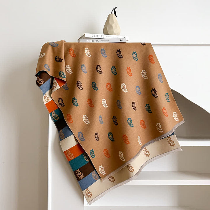 Warmer Winterschal mit farbenfrohem Paisley- und Streifenmuster - image 1