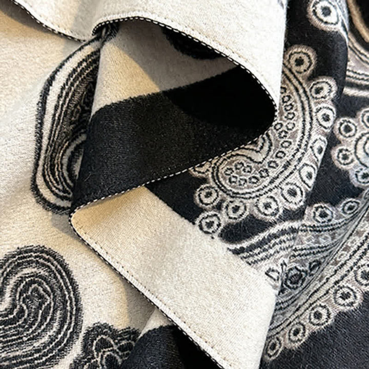 Doppelseitiger, warmer Schal mit aufwendigem Paisley-Muster - image 5