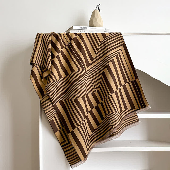 Schillernder Schal mit geometrischem Streifenmuster im optischen Stil - image 3