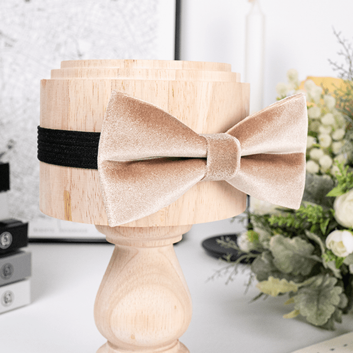 Champagnerfarbene Samtfliege für Männer in Uni