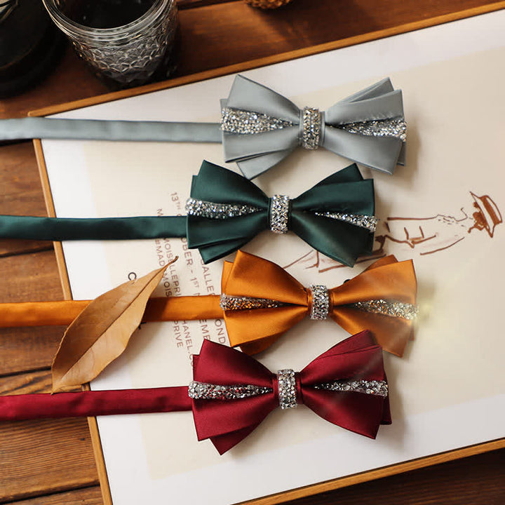 Herren-Set aus Satin mit Fliege und Einstecktuch und glänzendem Strass