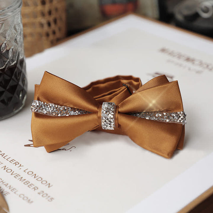 Herren-Set aus Satin mit Fliege und Einstecktuch und glänzendem Strass