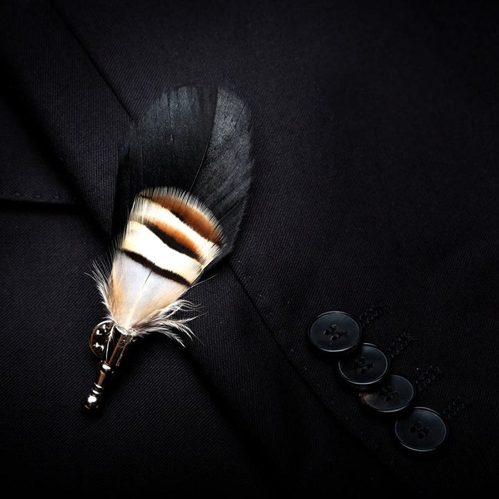Braune & schwarze Schwanenfeder-Fliege mit Reversnadel