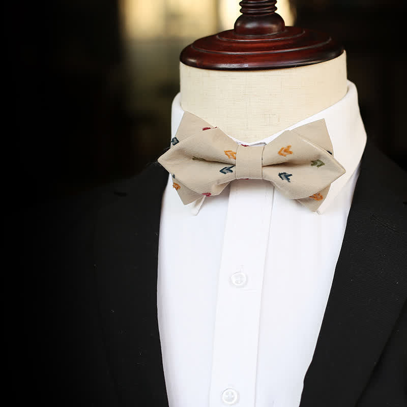 Khaki Herrenfliege mit gestickten Pfeilen