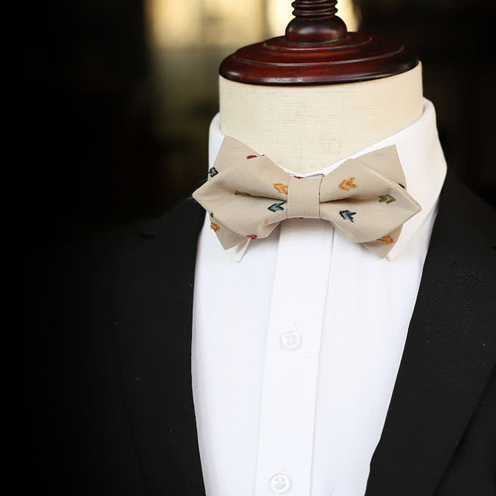 Khaki Herrenfliege mit gestickten Pfeilen