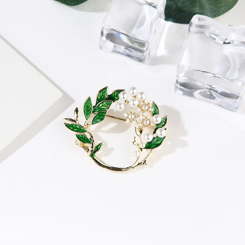 Frauen Gardenie Blütenkranz Brosche