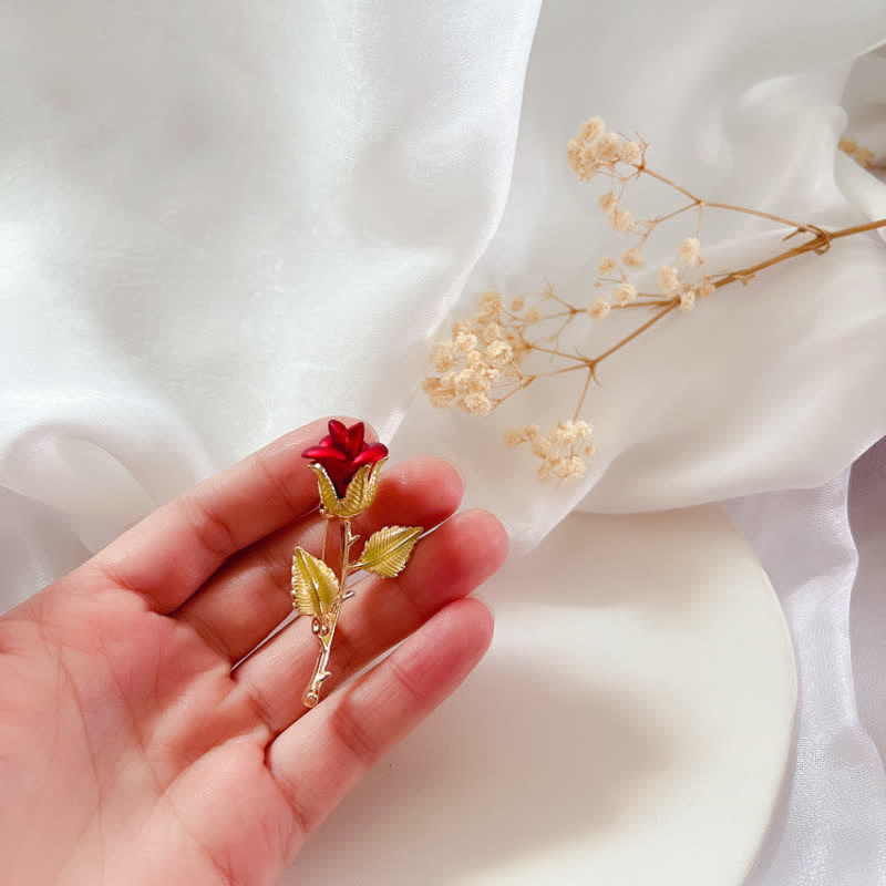 Exquisite Frauenrose mit Stielbrosche