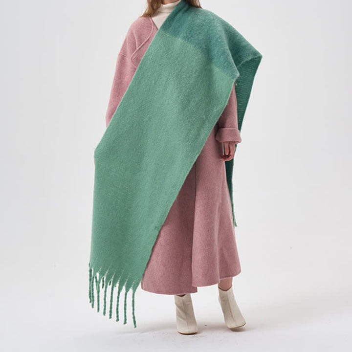 Einfacher zweifarbiger Winterschal mit Fransen für Damen