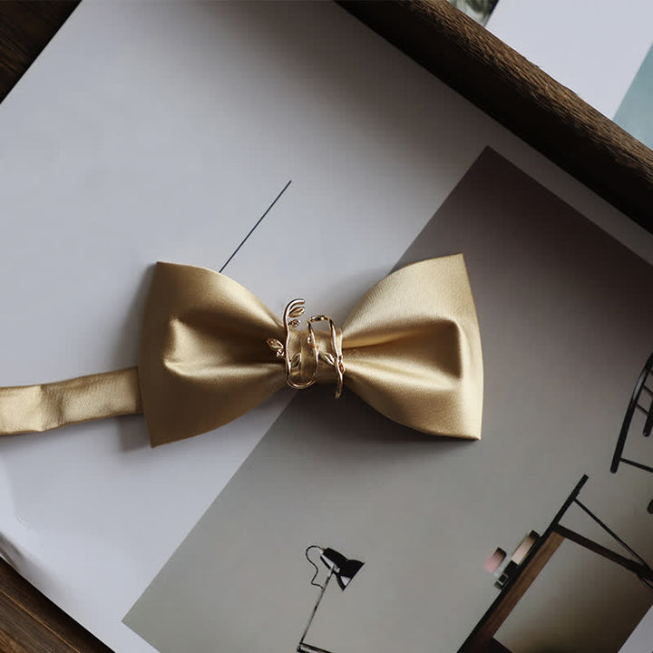 Goldene Seiden-Sateen-Fliege mit Weinblättern für Herren